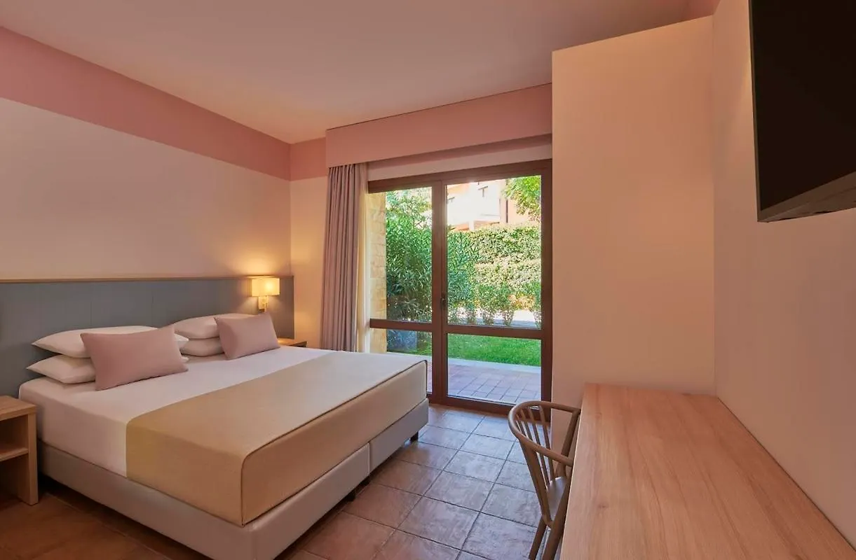 Serenusa Resort Licata 4*,